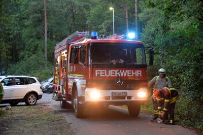 Sturmnachzuegler in Korb - Baum landet auf Pkw am Schuetzenhaus